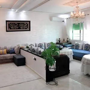 Azurite - Traditionnel & Spacieux Appartement